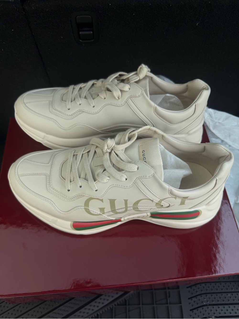 Gucci Men’s Cream Leather Sneakers with Green-Red Web